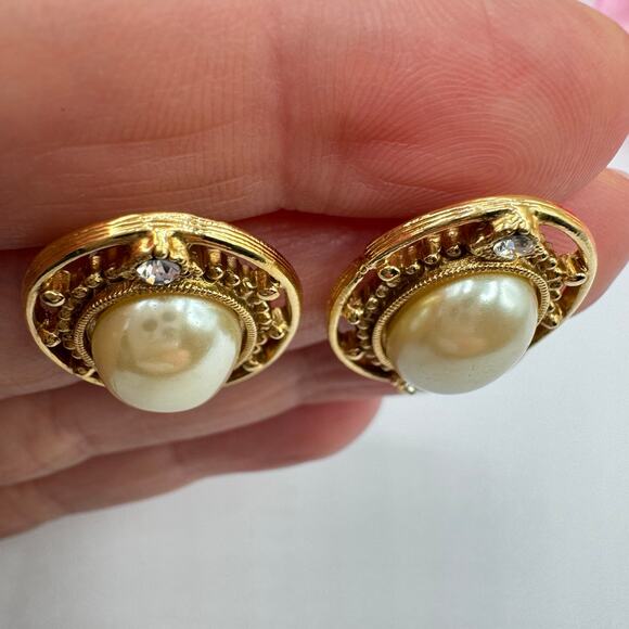 Vintage 1928 Faux Pearl Cabochon Earrings Romantic Ornate Bridgerton Revival - Picture 6 of 9